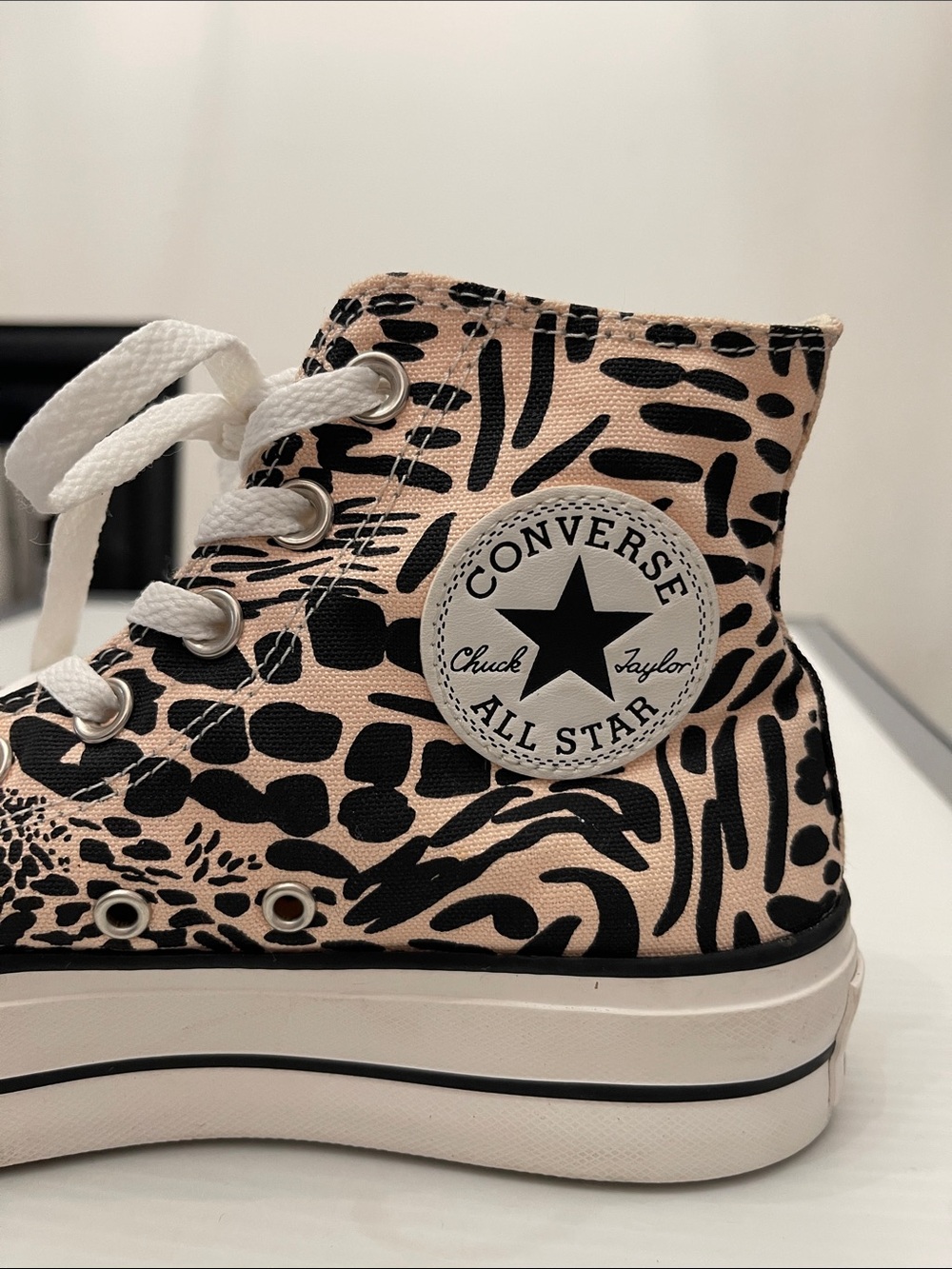 CONVERSE ALL STAR HIGH TOP JUNGLE ART PRINT SNEAKERS WOMENS SIZE 7 - Picture 4 of 13